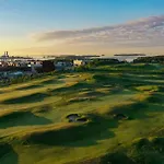 Spacious Family Apt By Helsinki Metro, Beach, Shopping Centre, Golf, Parks