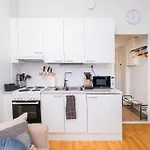 Elegant Studio In Downtown - Free Wi-Fi