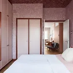 Grand Lotus Suite 96 M2, Parkkipaikka