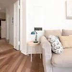 2Ndhomes 2Br City Center Apartment With Balcony & Park View