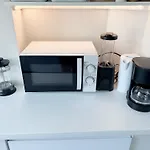 Your Helsinki Base - Chic & Well-Located - 24H Keybox Entry