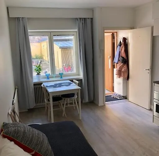 Modern City Studio With Own Patio
