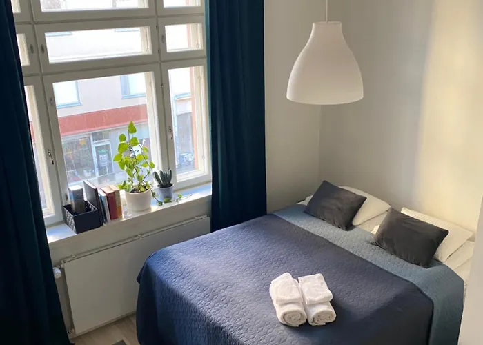 Cozy Kallio Studio, Eat, Explore, Commute Easy