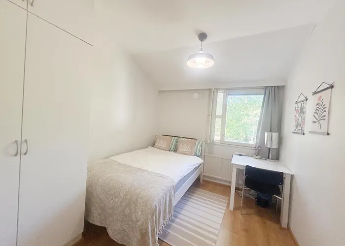 Private Rooms Near Metro, Free Parking,Direct Bus From Airport