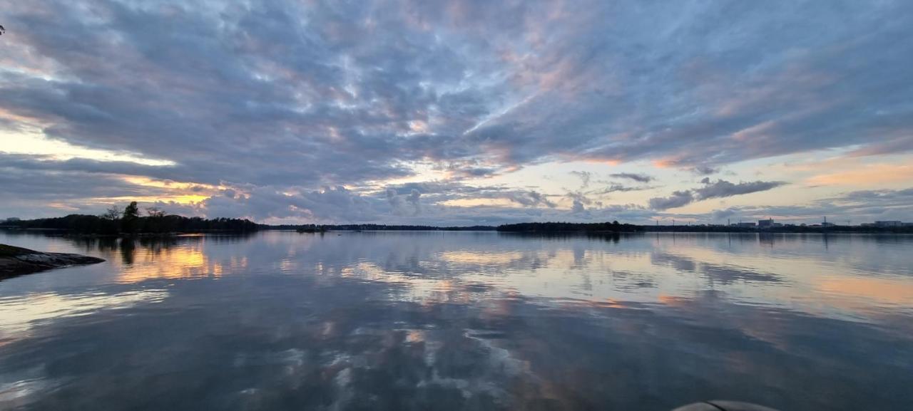 Valoisa Huoneisto Meren Rannalla * Helsinki