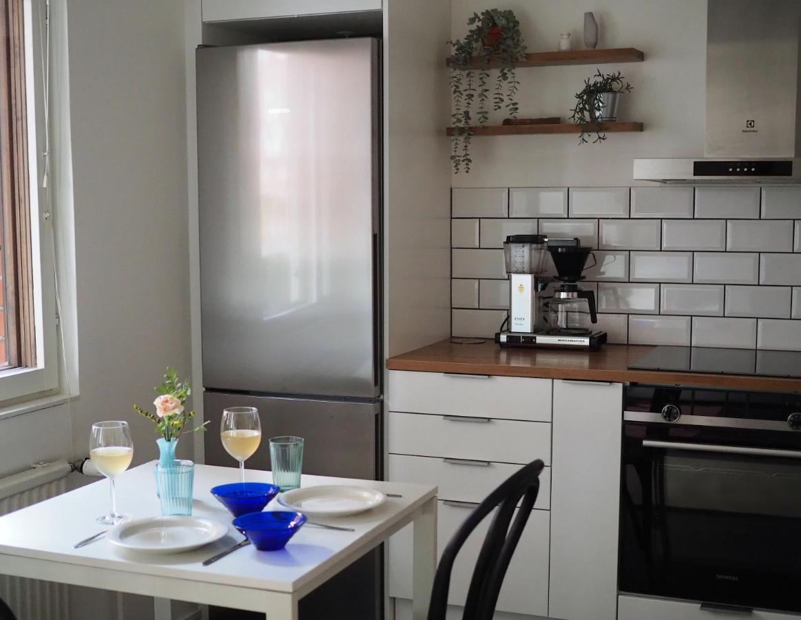 Oceanic & Trendy Two Bedroom With Free Parking