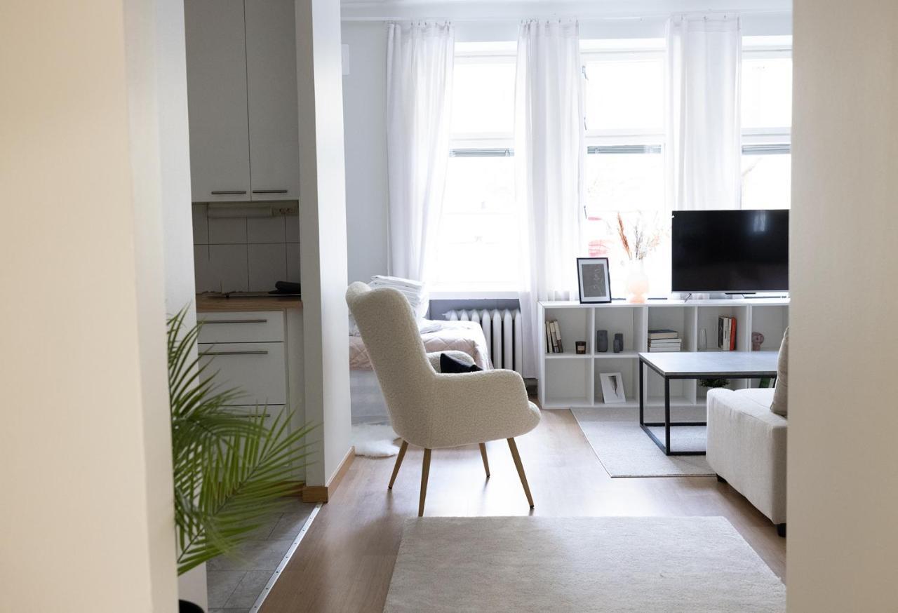 Huoneisto 2ndhomes Bright 1br With Superb Location! *