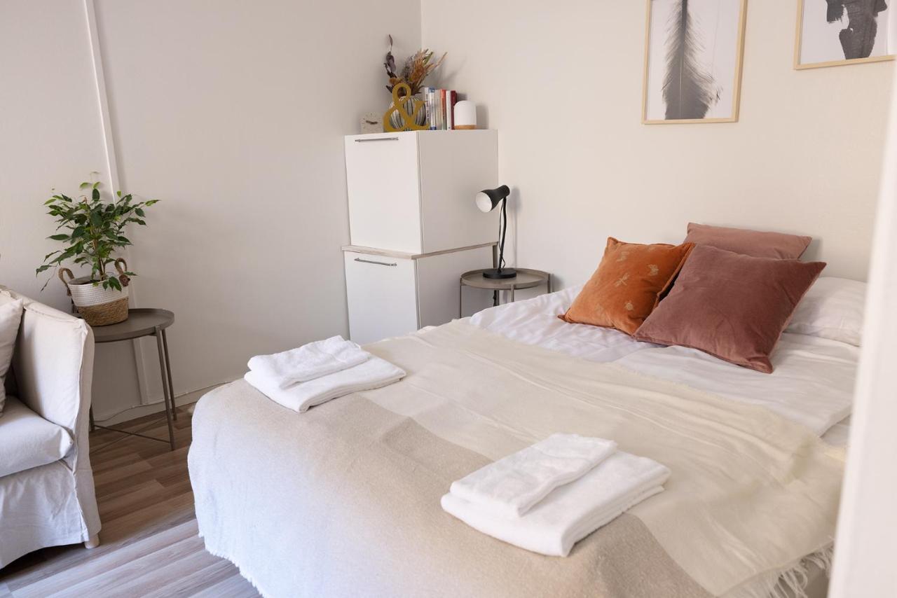 Huoneisto Poista 2ndhomes Cozy 35m2 With A Courtyard View By Taehtitorni Park