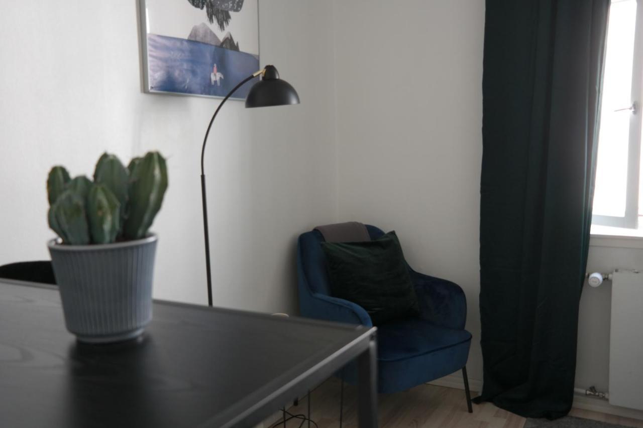 Cozy Kallio Studio, Eat, Explore, Commute Easy *