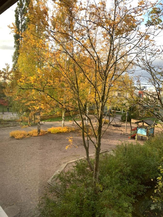 Huoneisto Spacious Family Apt By Metro, Beach, Shopping Centre, Golf, Parks Helsinki