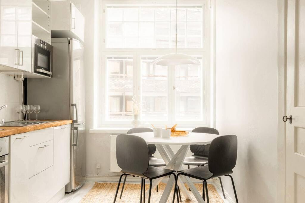 Downtown Light-filled Retreat Huoneisto *