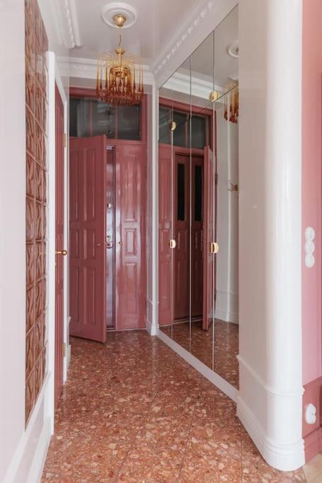 Luxury Pink Suite, Autohalli Huoneisto *