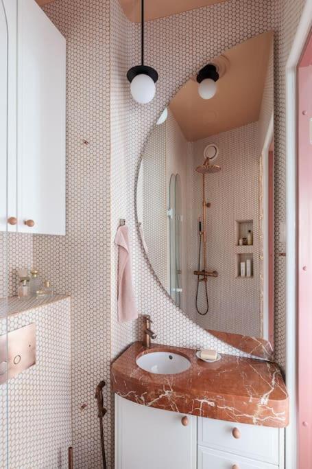 Luxury Pink Suite, Autohalli Helsinki