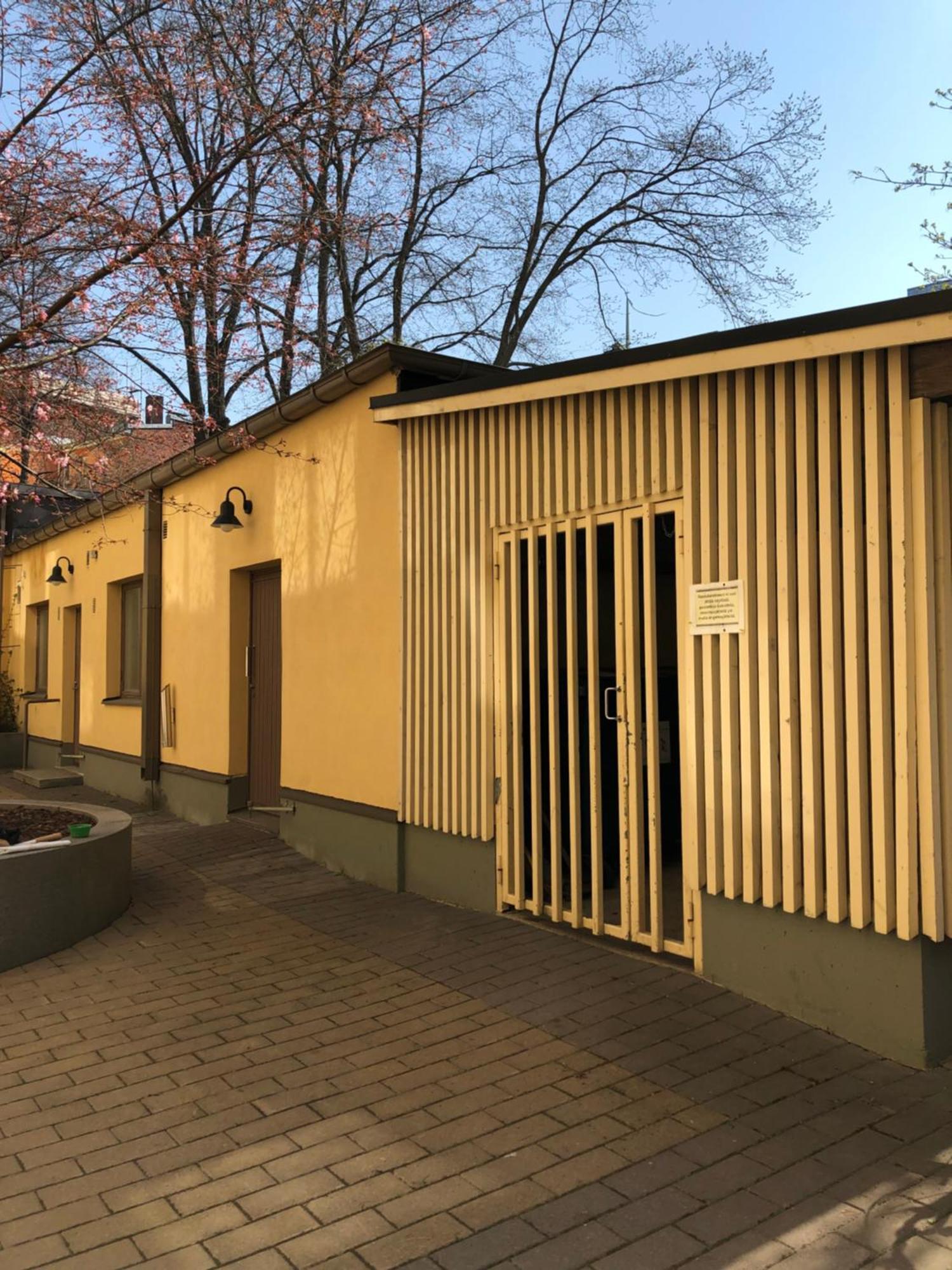 Modern With Own Patio Huoneisto