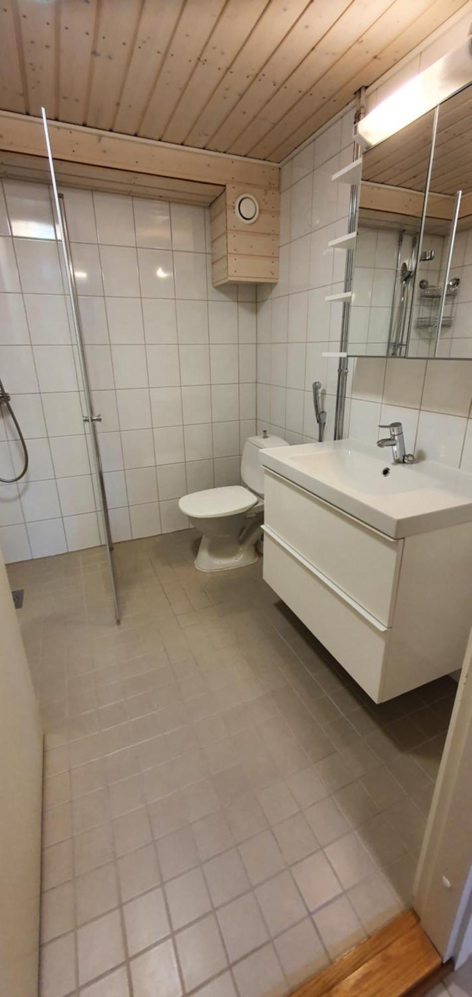 Huoneisto Two 54m2 Apt, Wifi, Free Parking, Terrace, Near Central Park *