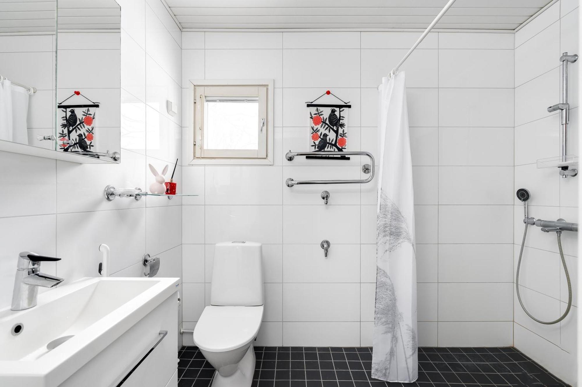 Private Near Metro, Free Parking,direct Bus From Airport * Helsinki