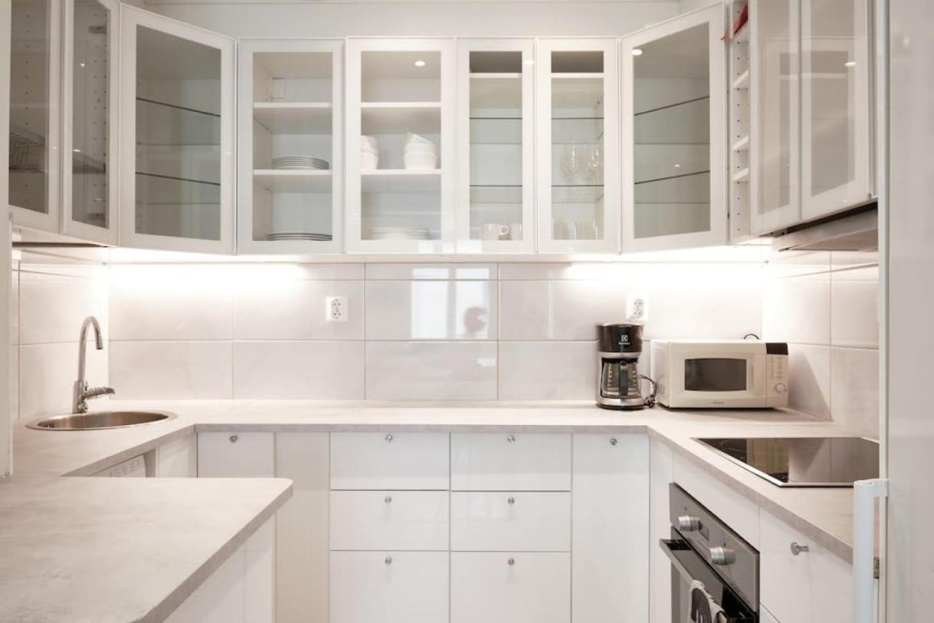 1, 5 Bedroom Stylish Family
