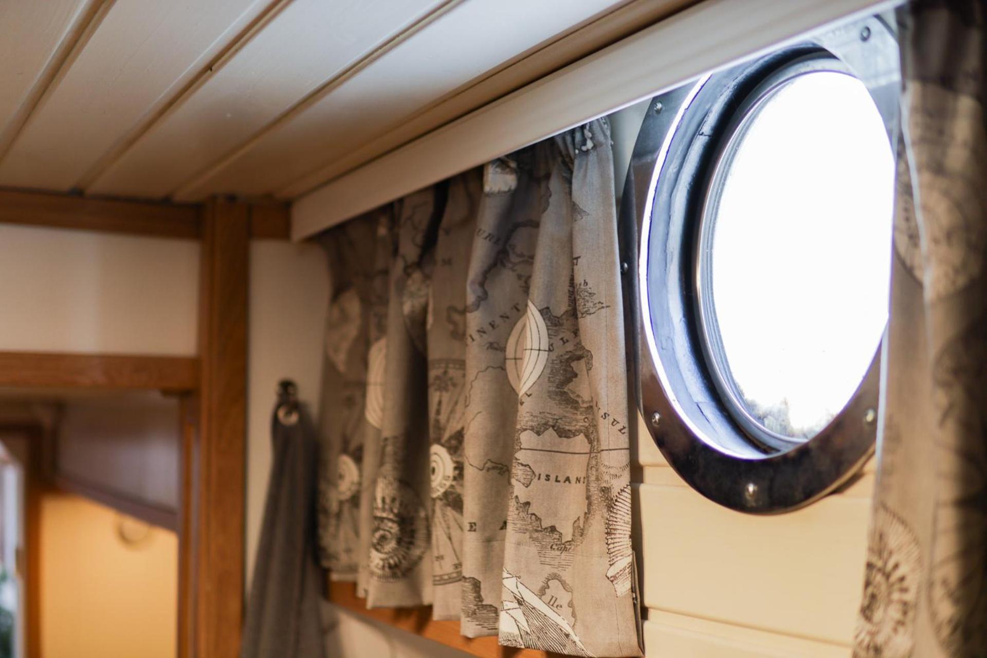 Spacious Dutch Houseboat