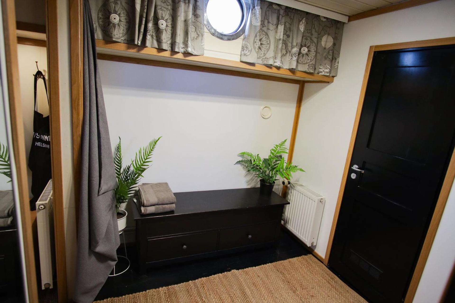 Spacious Dutch Houseboat Helsinki