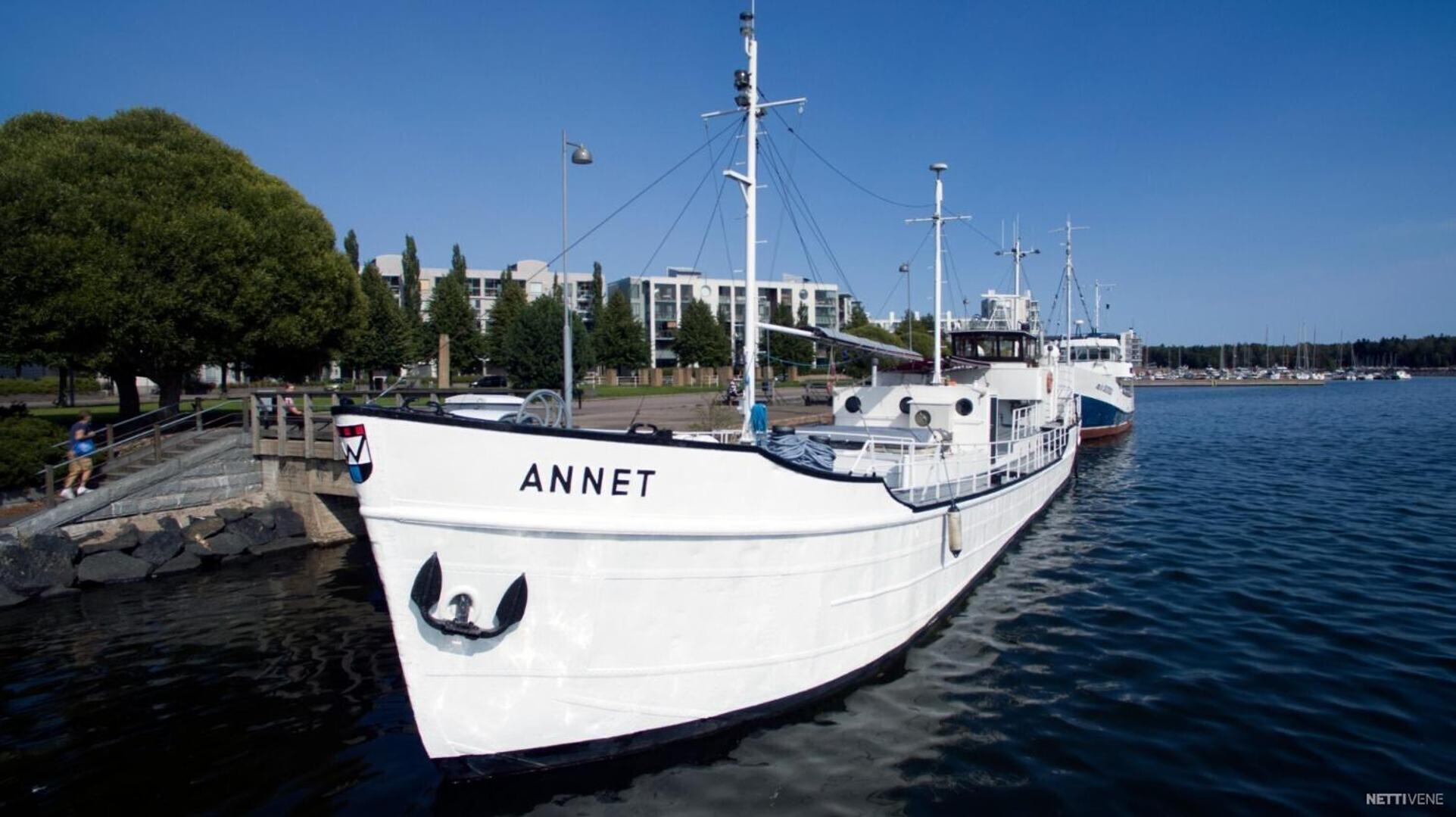 Spacious Dutch Houseboat Laivamajoitukset Helsinki
