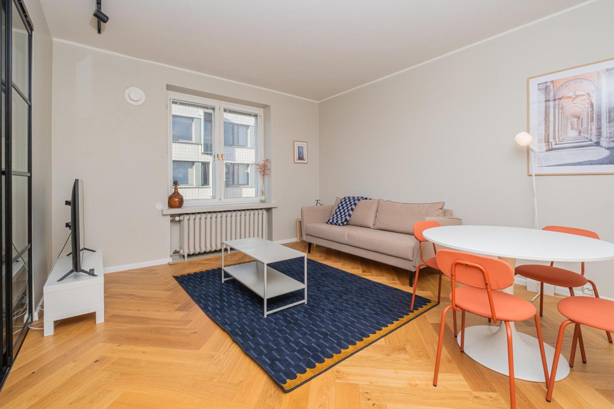 Spacious 2 Bedrooms Middle Of The