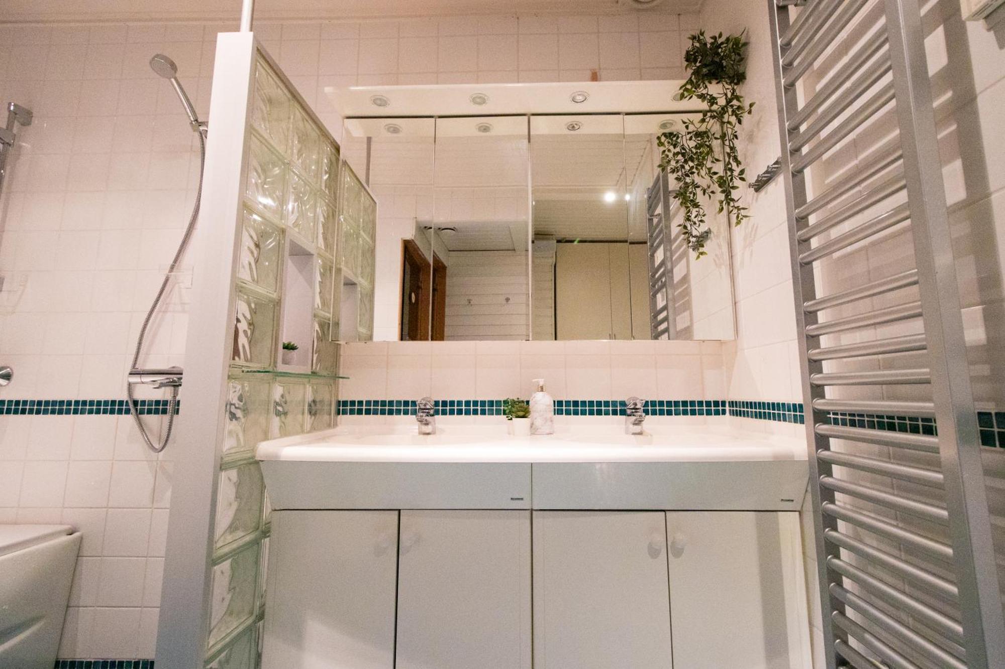 Loma-asunnot Waterfront Townhouse With Bathtub Sauna,free Parking *
