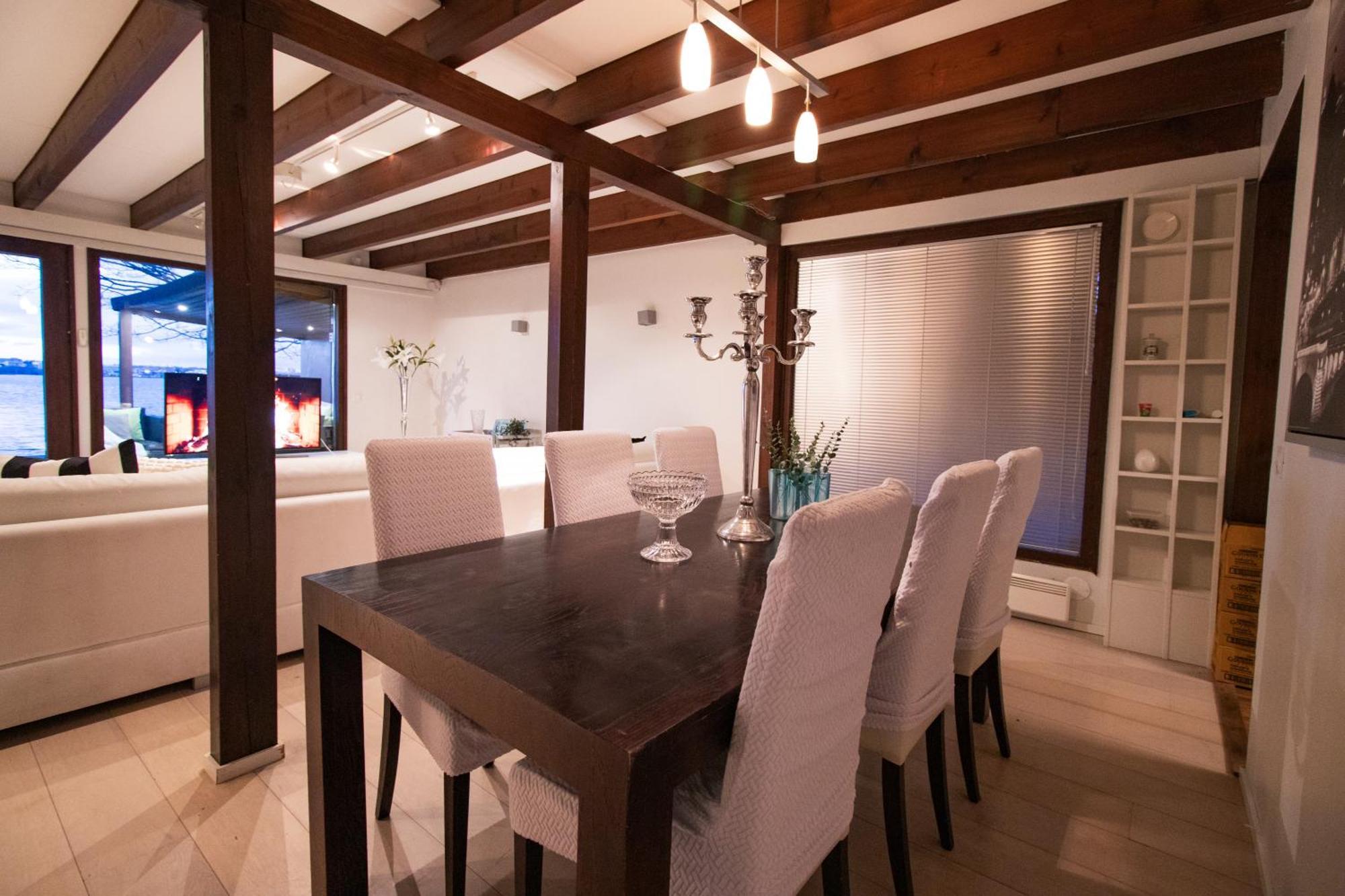 Loma-asunnot Waterfront Townhouse With Bathtub Sauna,free Parking