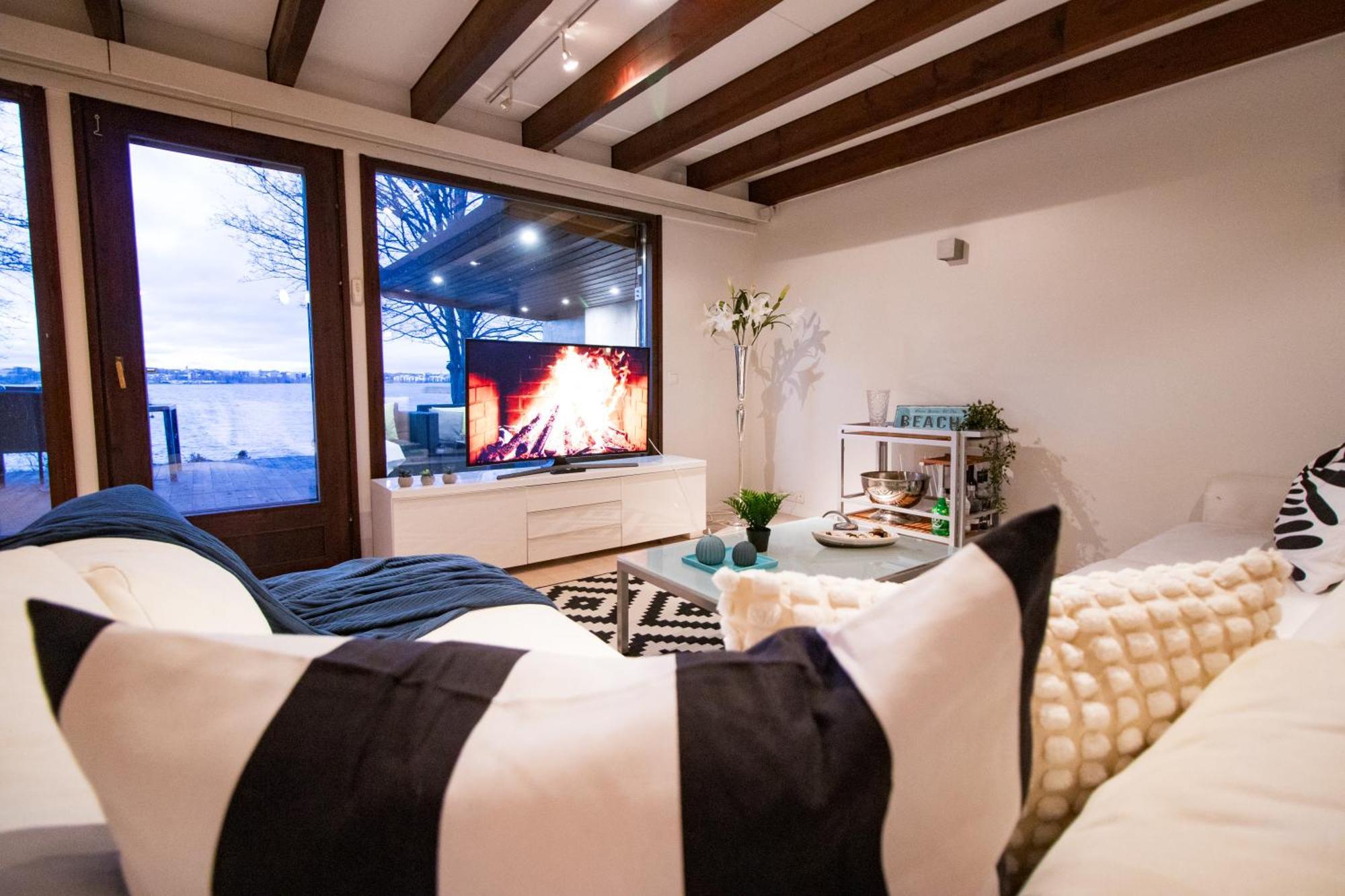 Waterfront Townhouse With Bathtub Sauna,free Parking Loma-asunnot