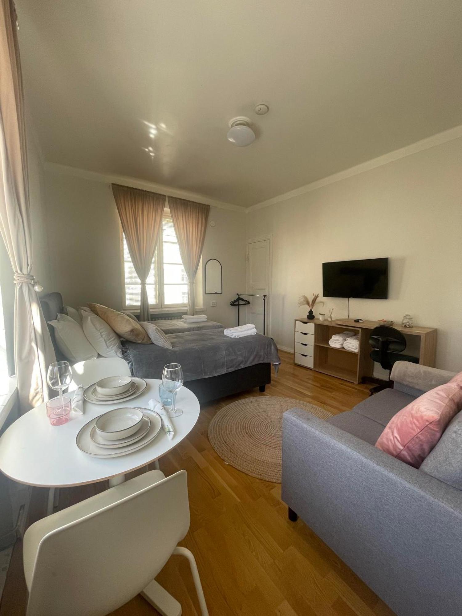 Aamiaismajoitus Your Chic Vibrant Airbnb *