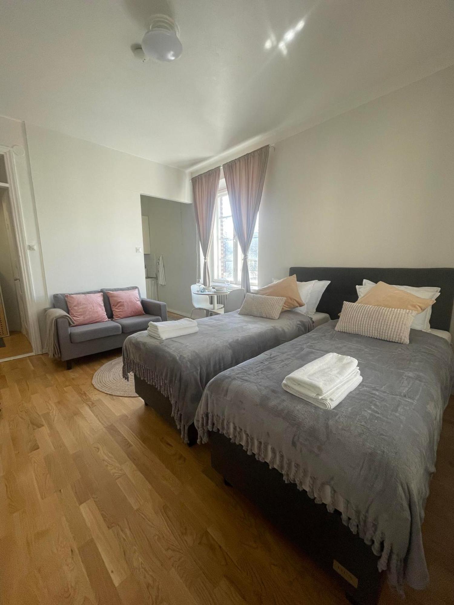 Your Chic Vibrant Airbnb Aamiaismajoitus *
