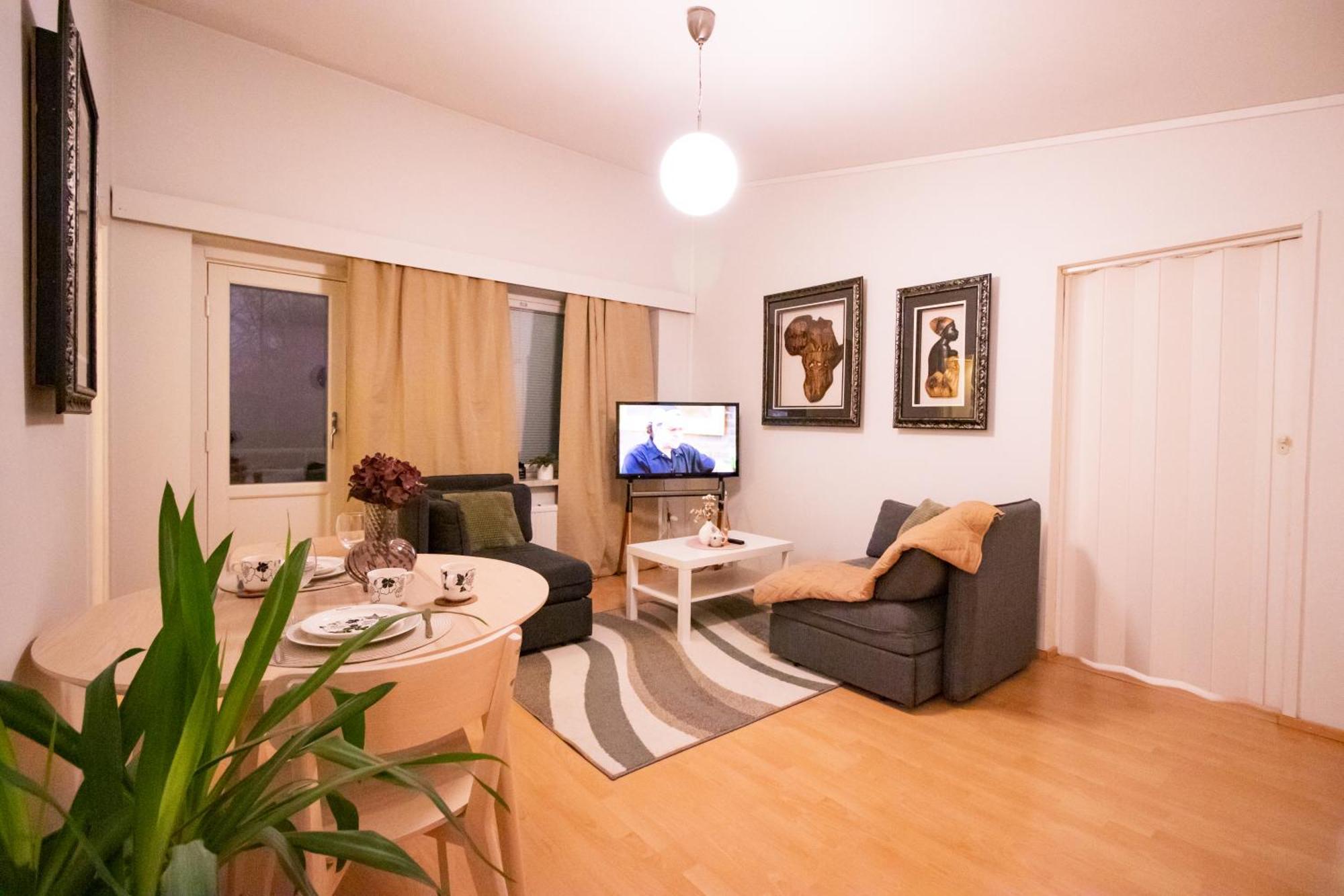Huoneisto Peaceful - Near Kaari Mall, 5 Min To Train Helsinki