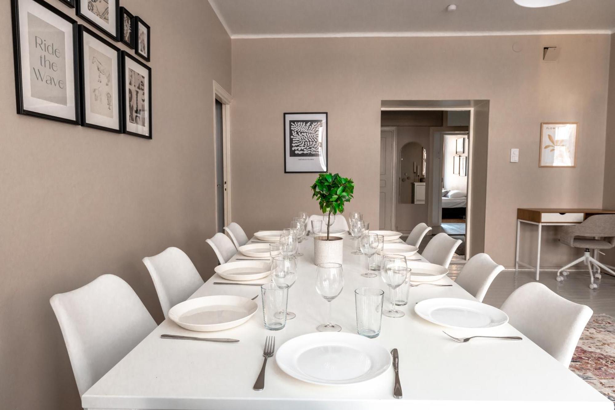 Spacious 5br With Location In Kamppi Huoneisto