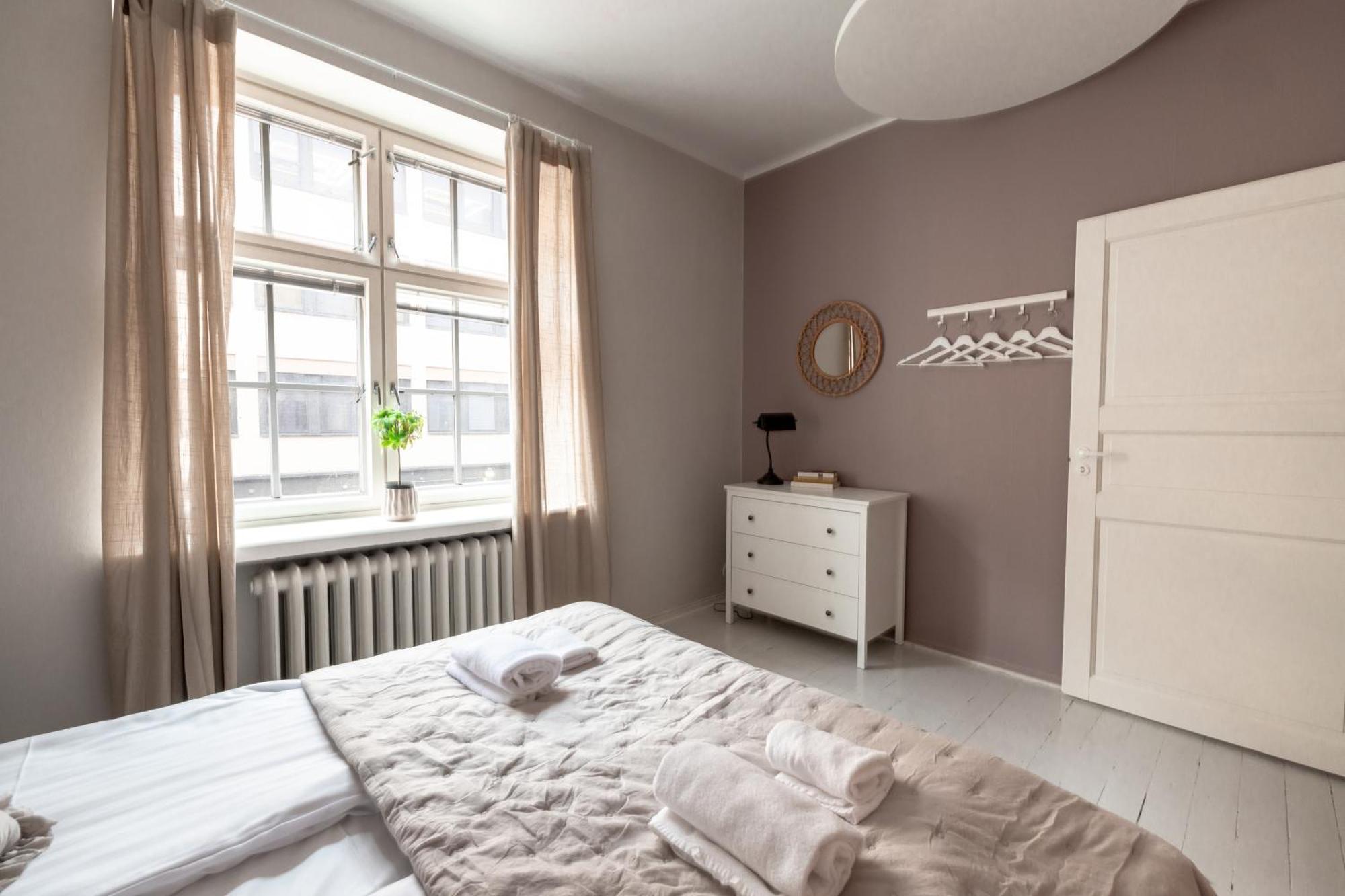 Spacious 5br With Location In Kamppi Huoneisto *