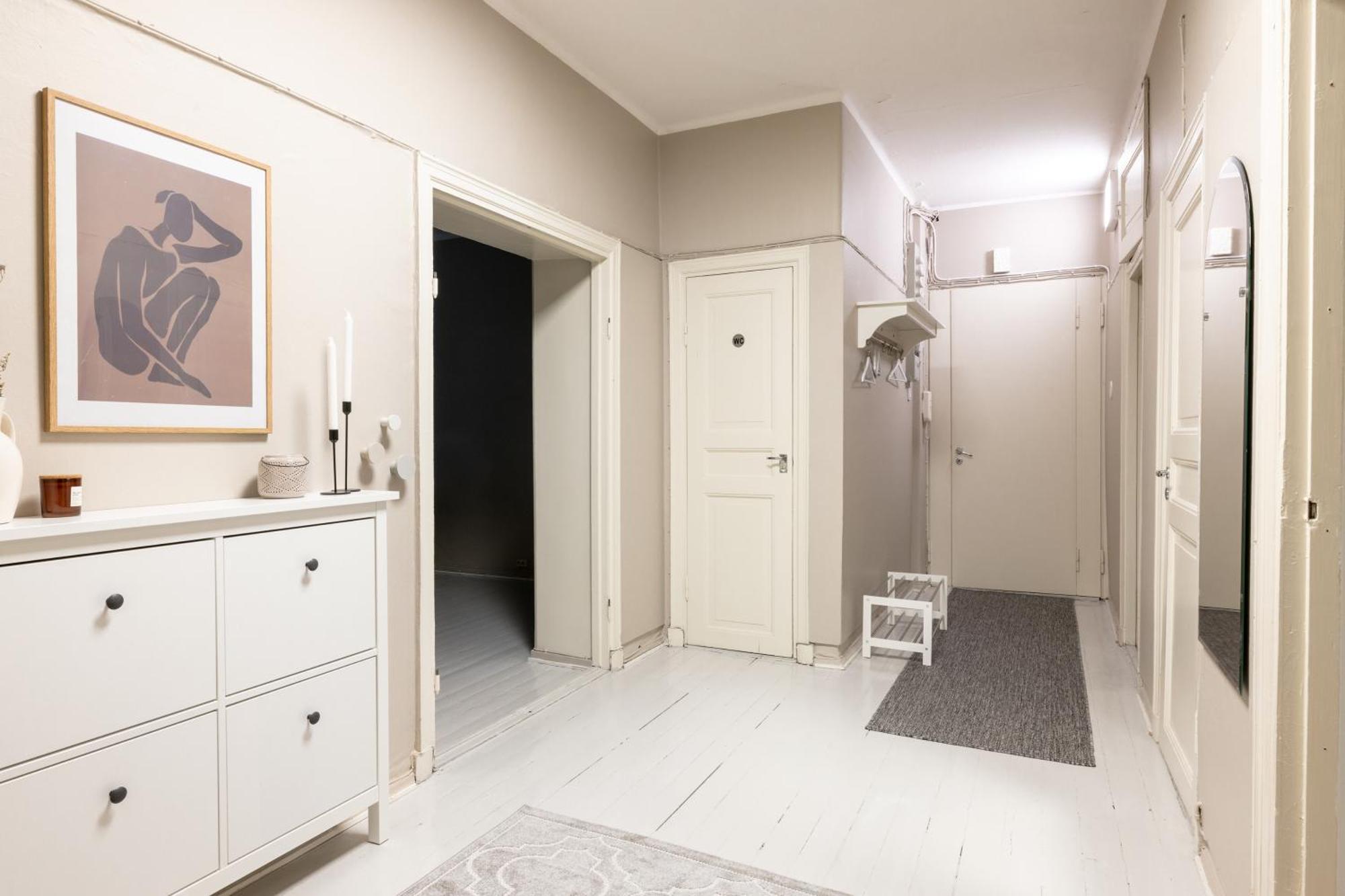 Spacious 5br With Location In Kamppi Huoneisto