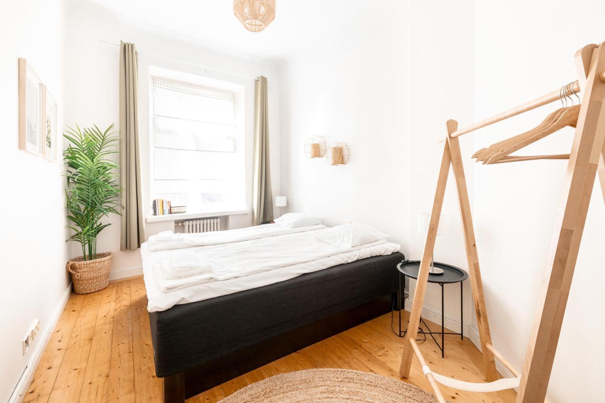 2ndhomes 2br Center With Balcony & Park View Huoneisto