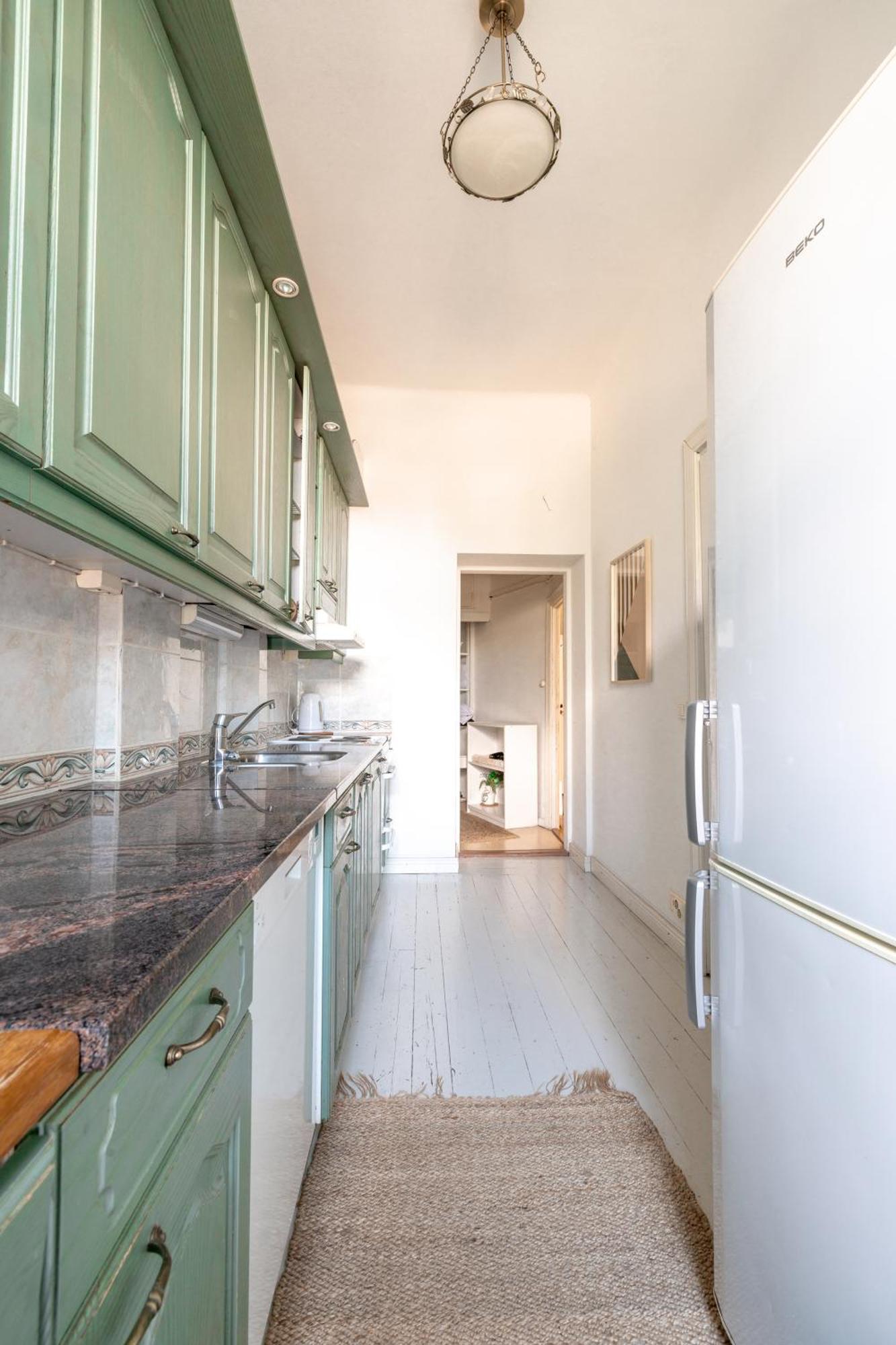2ndhomes 2br Center With Balcony & Park View