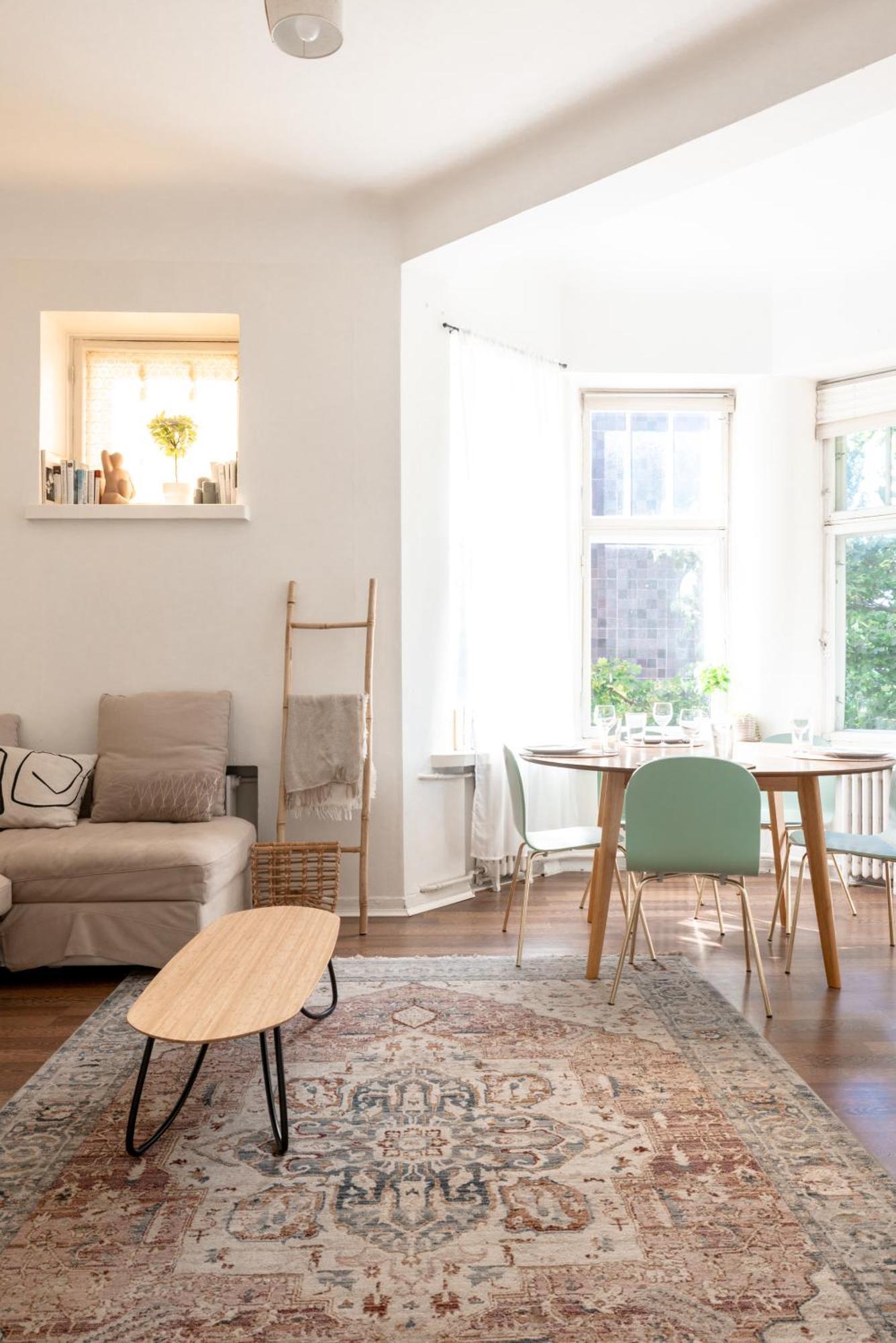 Huoneisto 2ndhomes 2br Center With Balcony & Park View