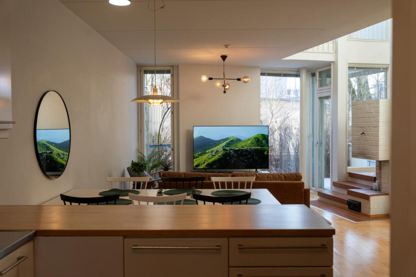 Loma-asunnot Architectural Townhouse With Sauna And Patio Helsinki