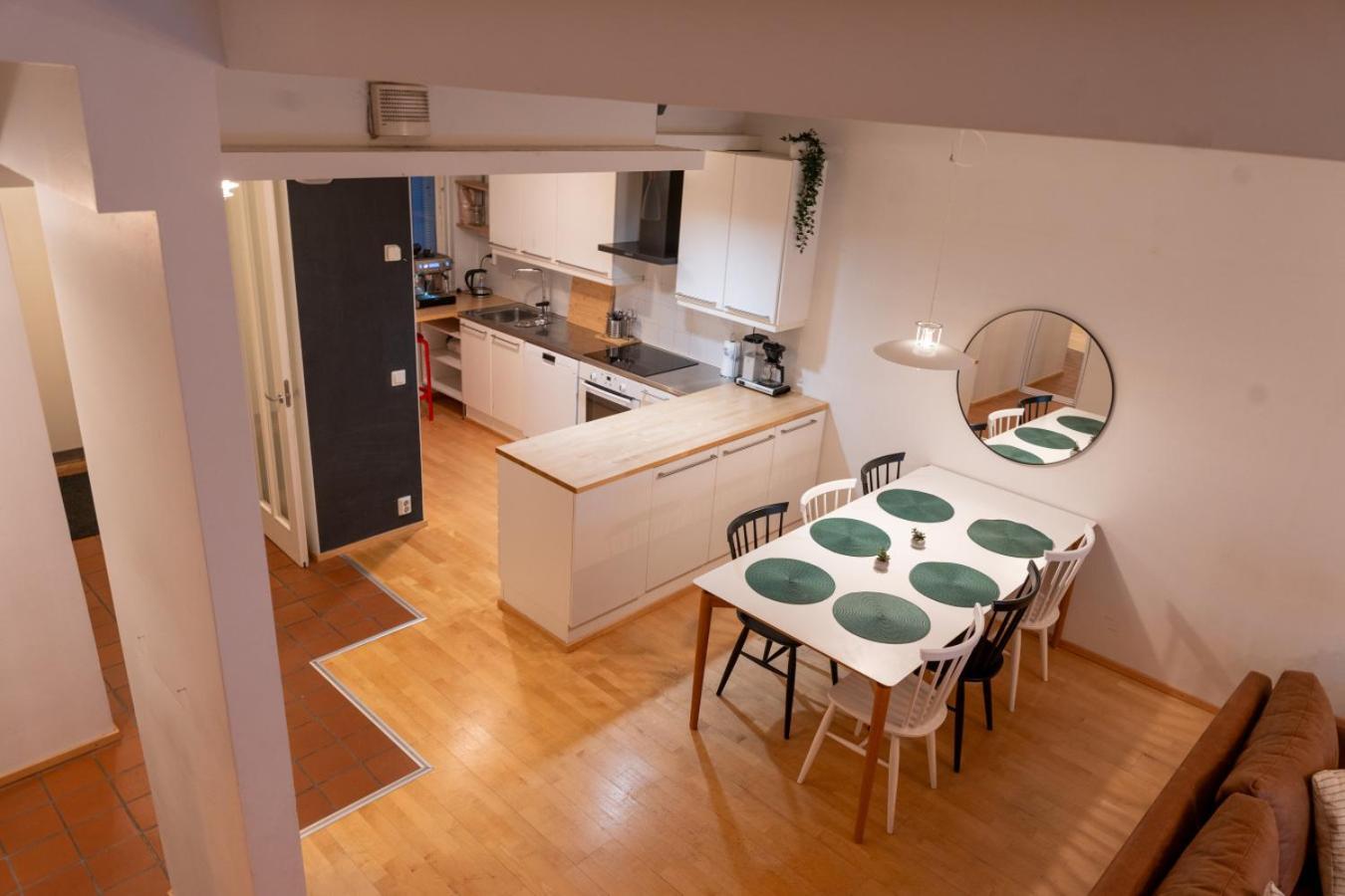 Loma-asunnot Architectural Townhouse With Sauna And Patio *