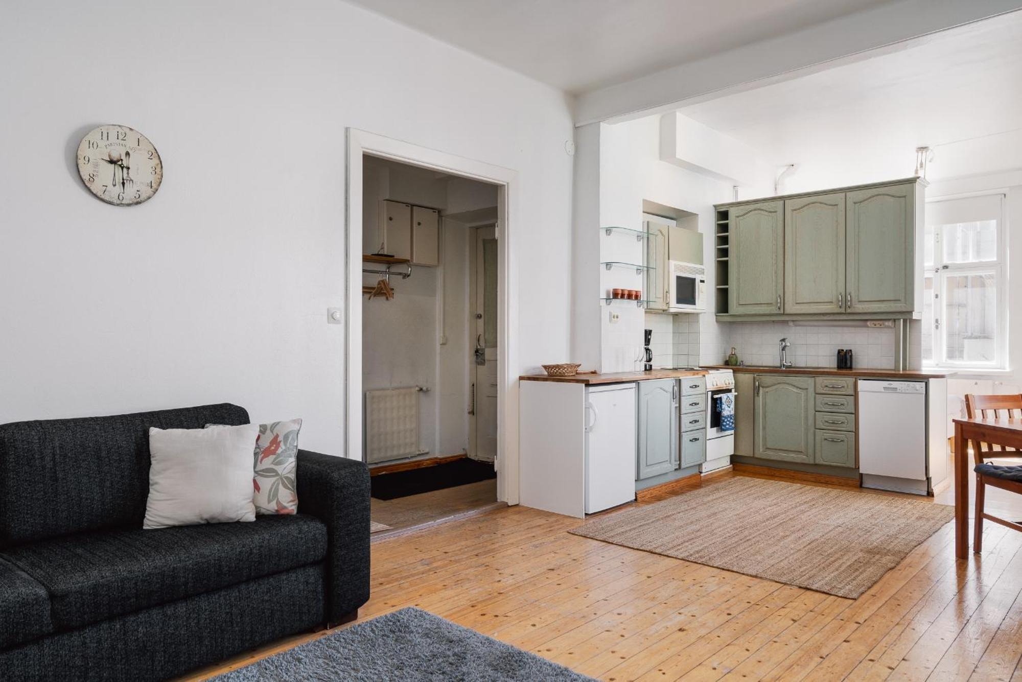 Huoneisto Vintage 1br In Kamppi With Perfect Location Helsinki