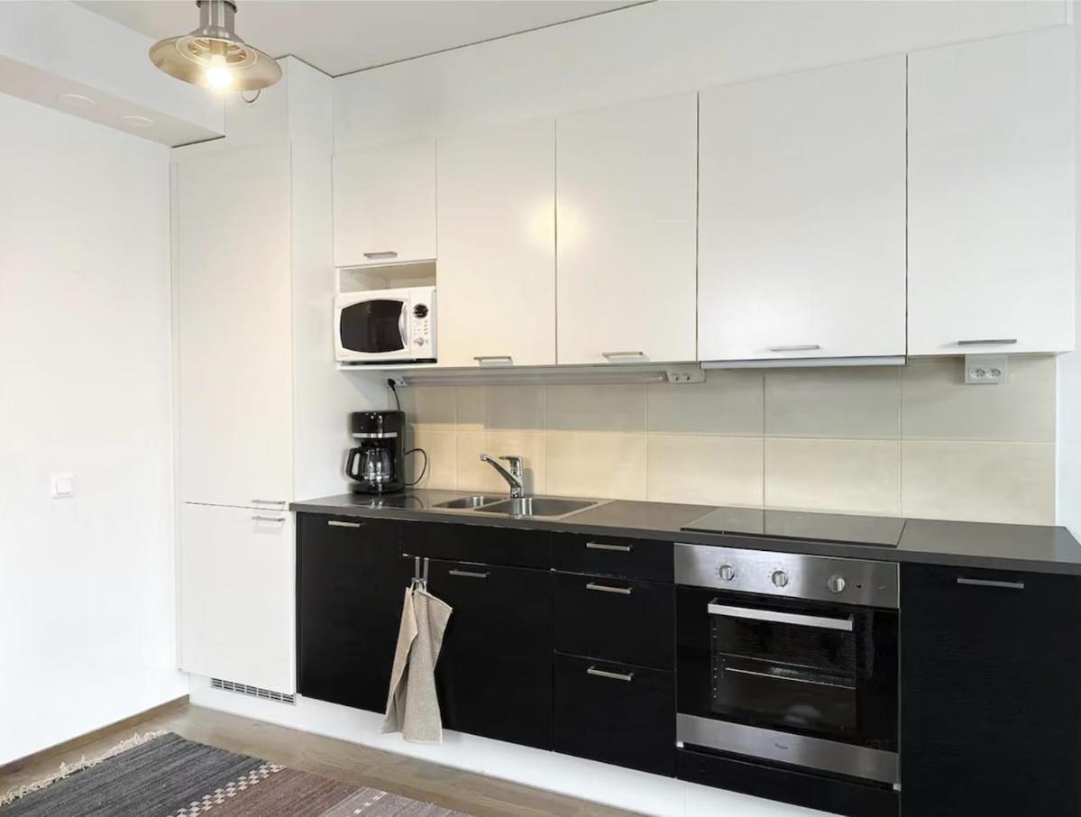 Huoneisto Penthouse With Private Sauna, Large Balcony, Ac