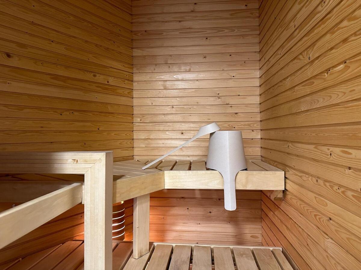 Penthouse With Private Sauna, Large Balcony, Ac