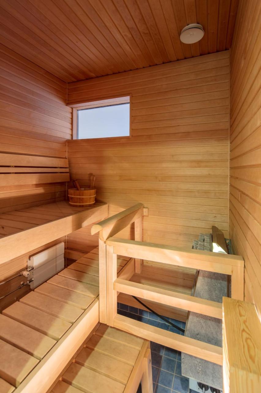 City Center Park View Studio With Sauna And Balcony Huoneisto