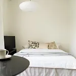 Brand New Stylish Studio - Free Parking!