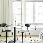 Brand New Stylish Studio - Free Parking!