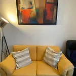 Private Room Near Metro Easy Access Central Location