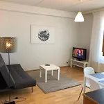 Kotimaailma - Kaksio Saunalla Herttoniemessae