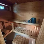 Kotimaailma - Tilava 2Mh Asunto Saunalla Herttoniemen Merellisessae Ympaeristoessae