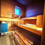 Downtown Rooms And Sauna