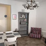 Spacious Ground-Floor Apartment In Etu-Toeoeloe